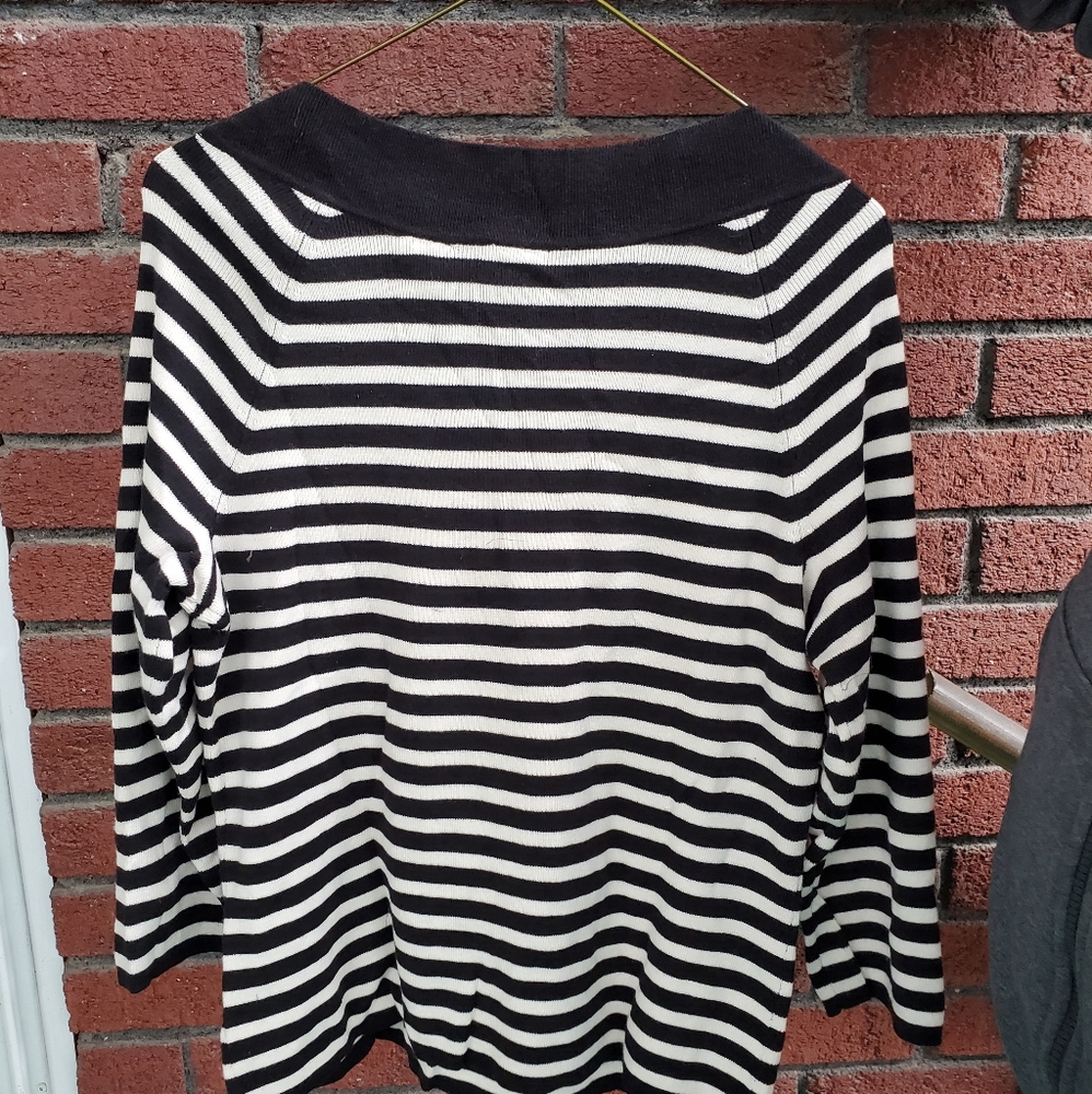 Women's sweater